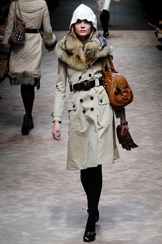 Burberry F/W 06 Look 10