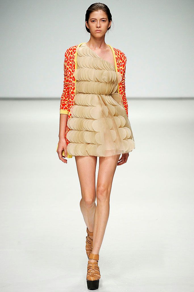 Christopher Kane S/S 09 Look 29