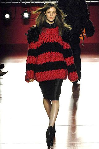 Daks by Giles Deacon F/W 07 Look 18
