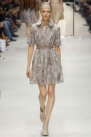 Burberry S/S 07 Look 66