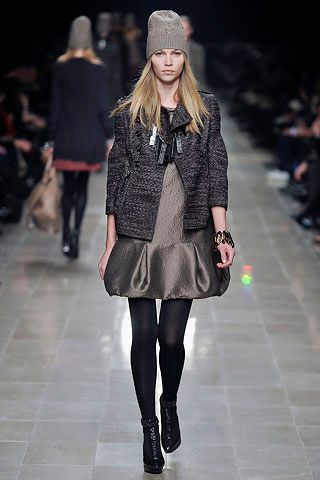 Burberry F/W 08 Look 152