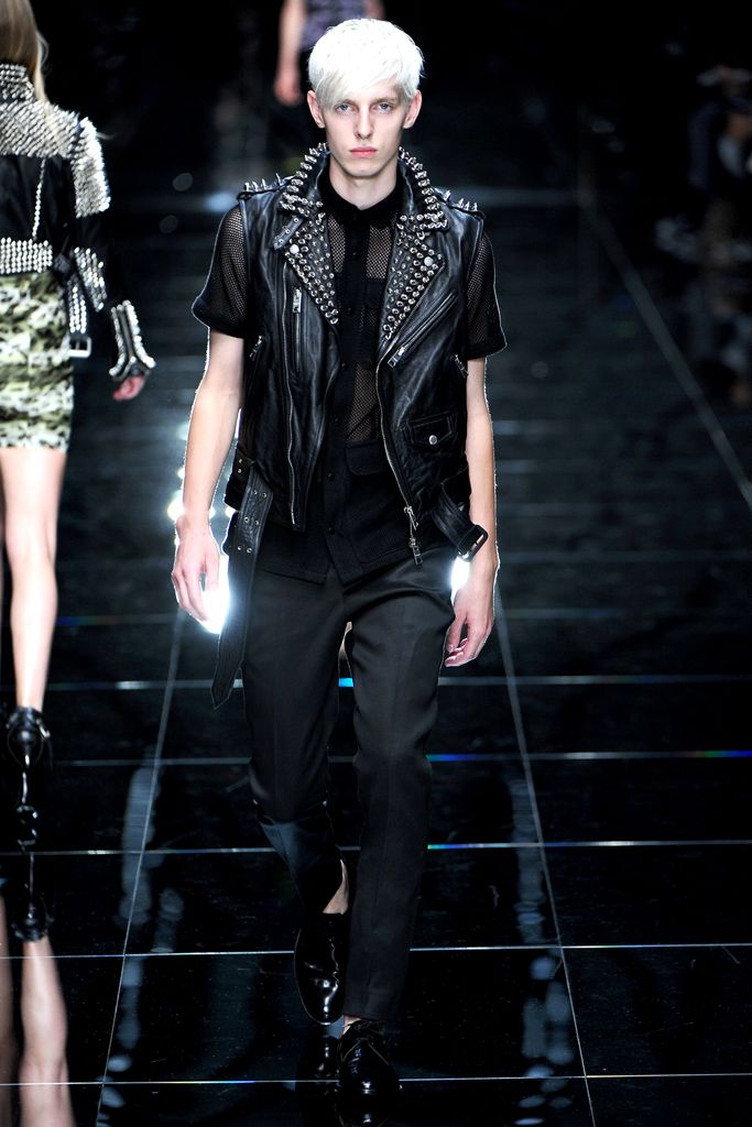 Burberry S/S 11 Look 186