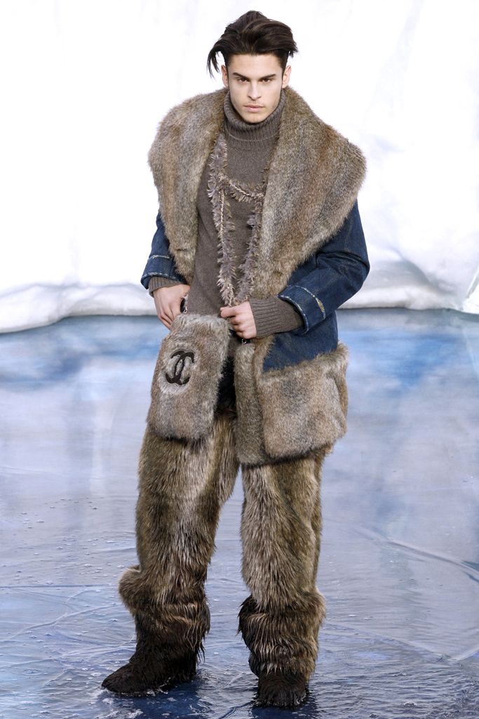 Chanel F/W 10 Look 185