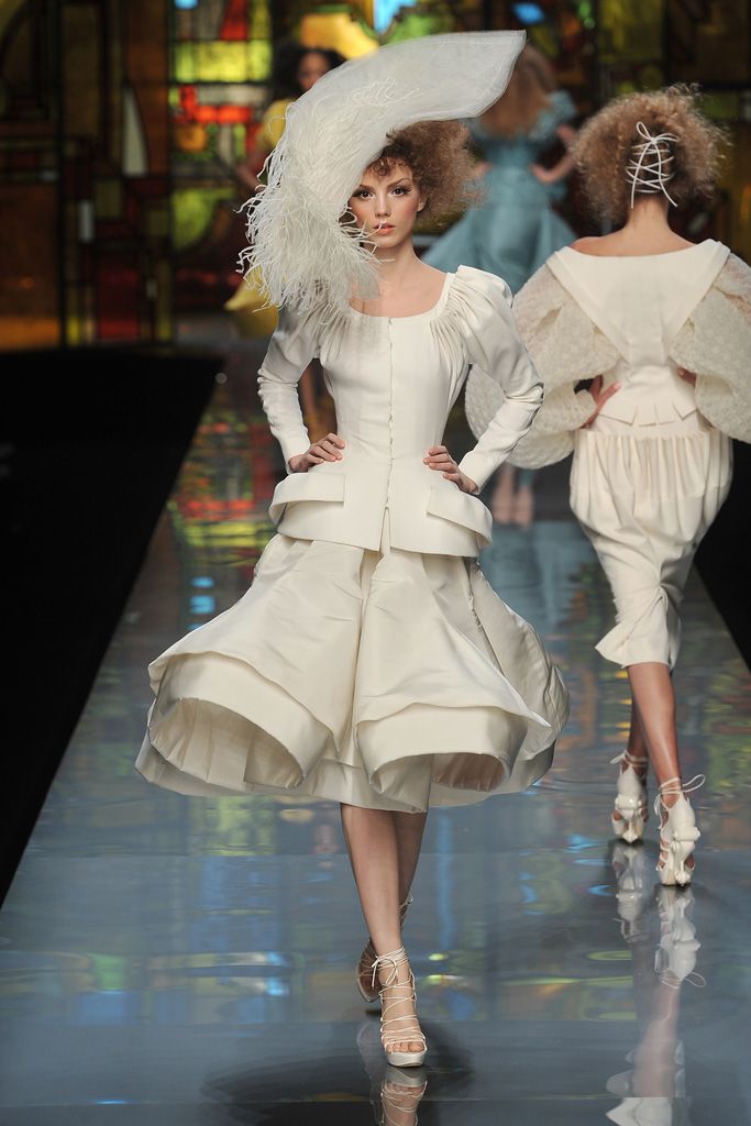 Christian Dior S/S 09 Couture Look 16