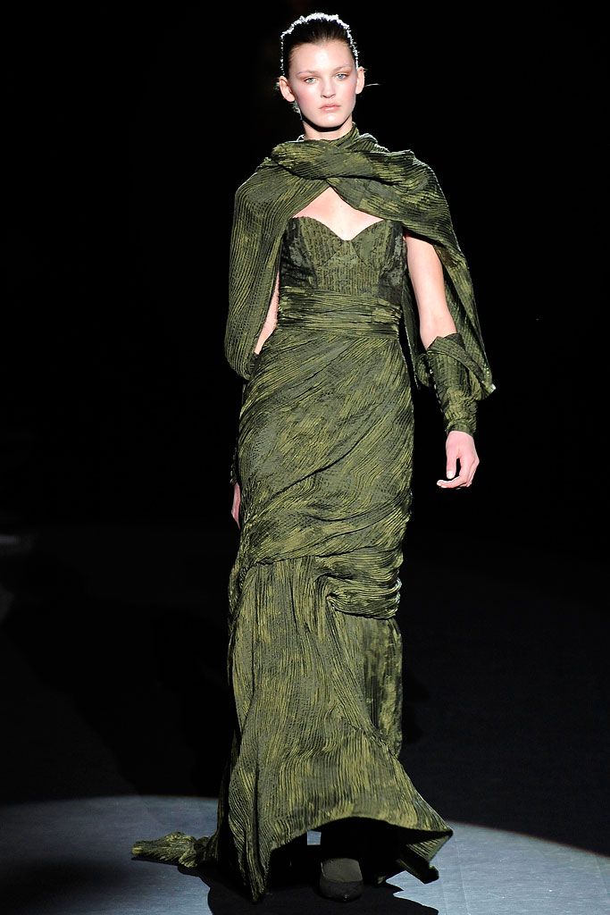 Carolina Herrera F/W 09 Look 37