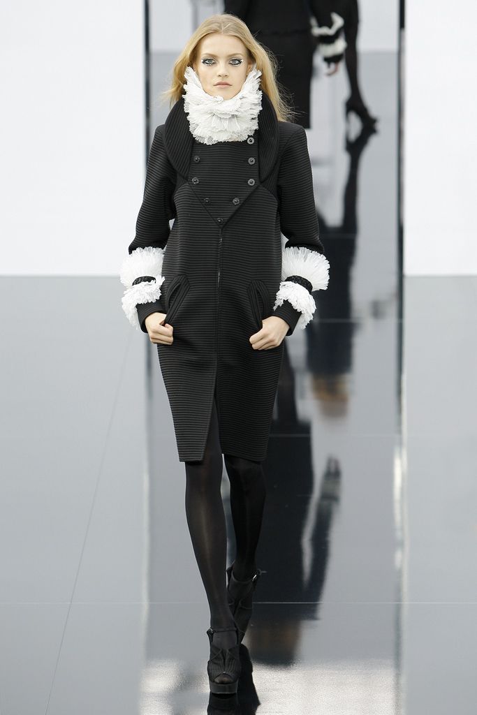 Chanel F/W 09 Look 61