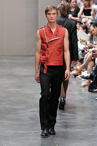 Costume National S/S 05 Menswear Look 43