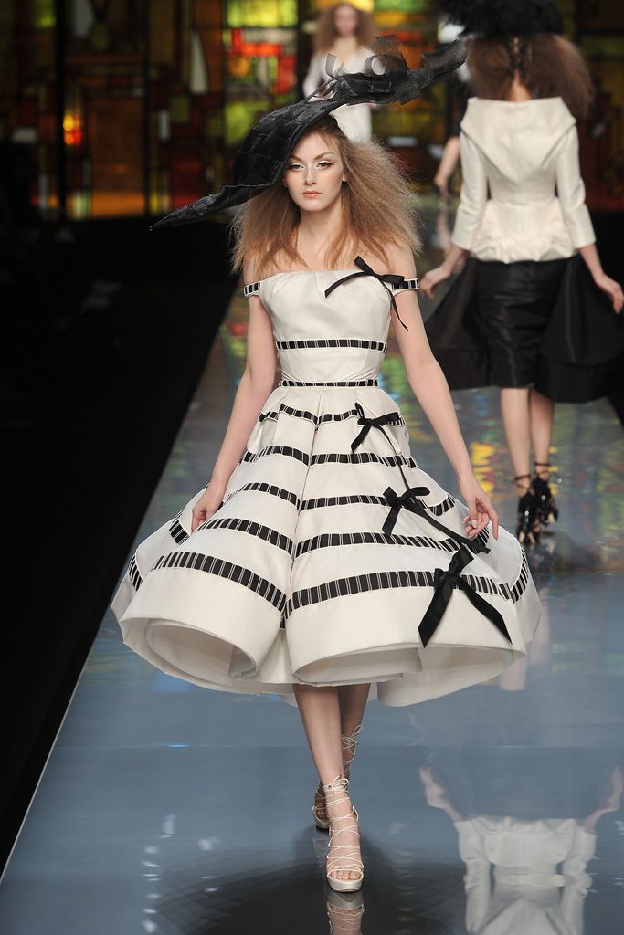 Christian Dior S/S 09 Couture Look 91