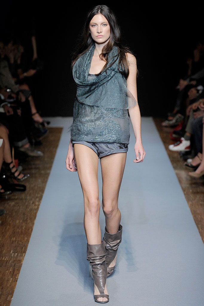 Costume National S/S 10 Look 18