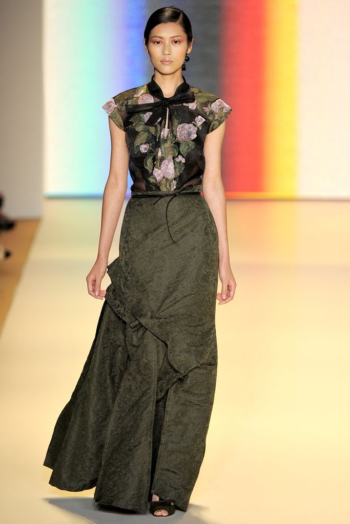 Carolina Herrera S/S 11 Look 300