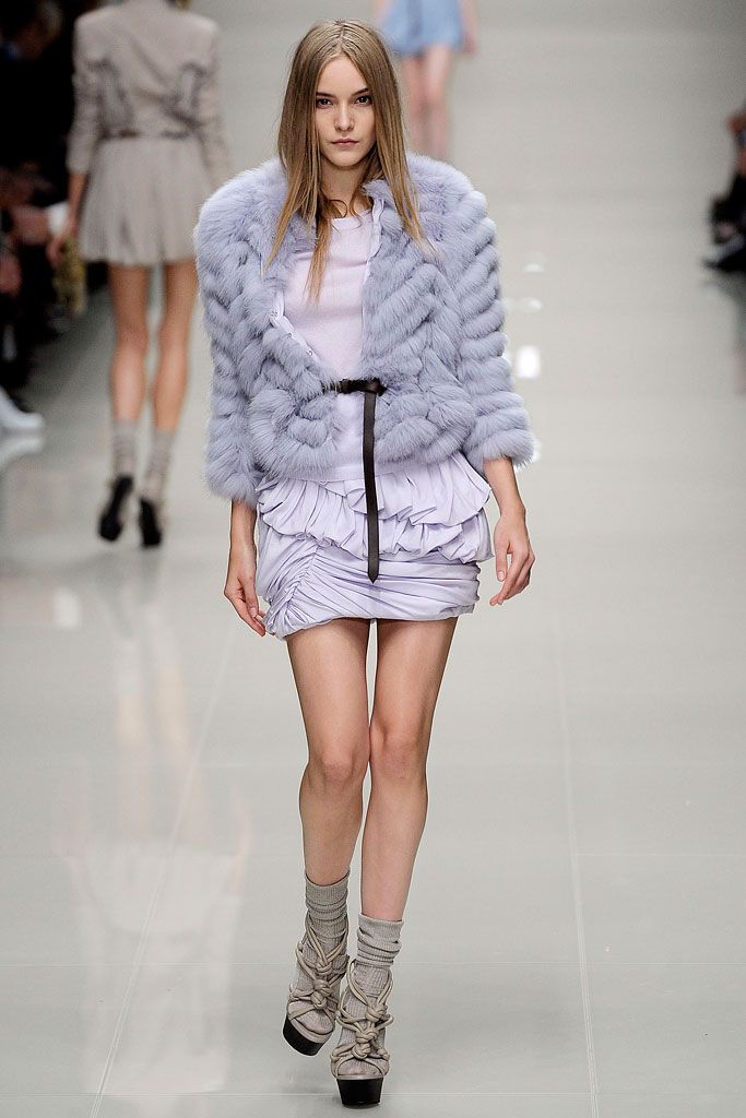 Burberry S/S 10 Look 99