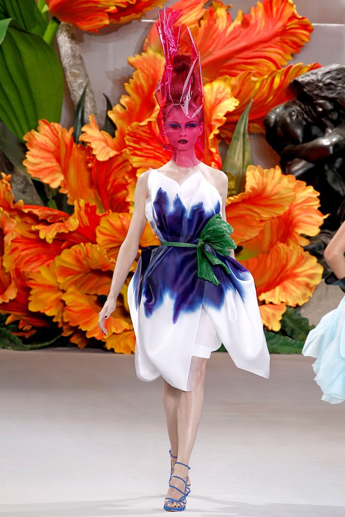 Christian Dior F/W 10 Couture Look 121