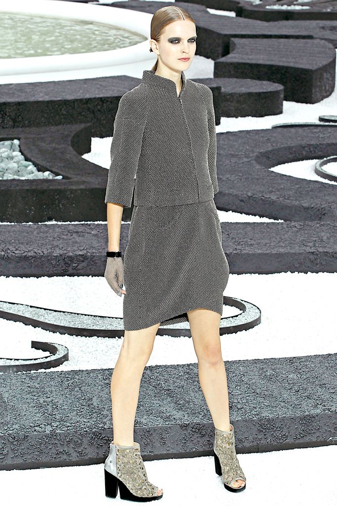 Chanel S/S 11 Look 51