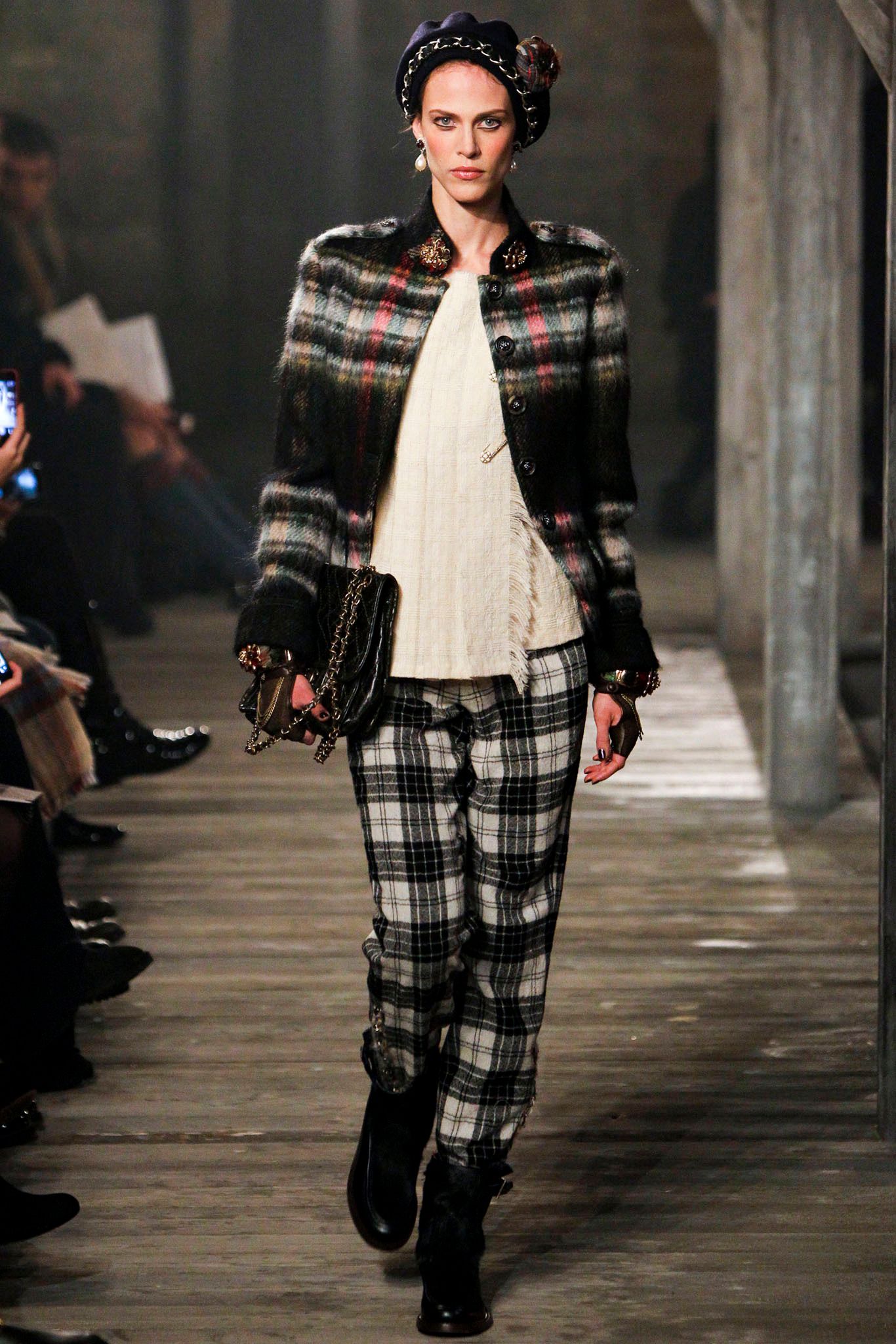 Chanel F/W 13 Look 68