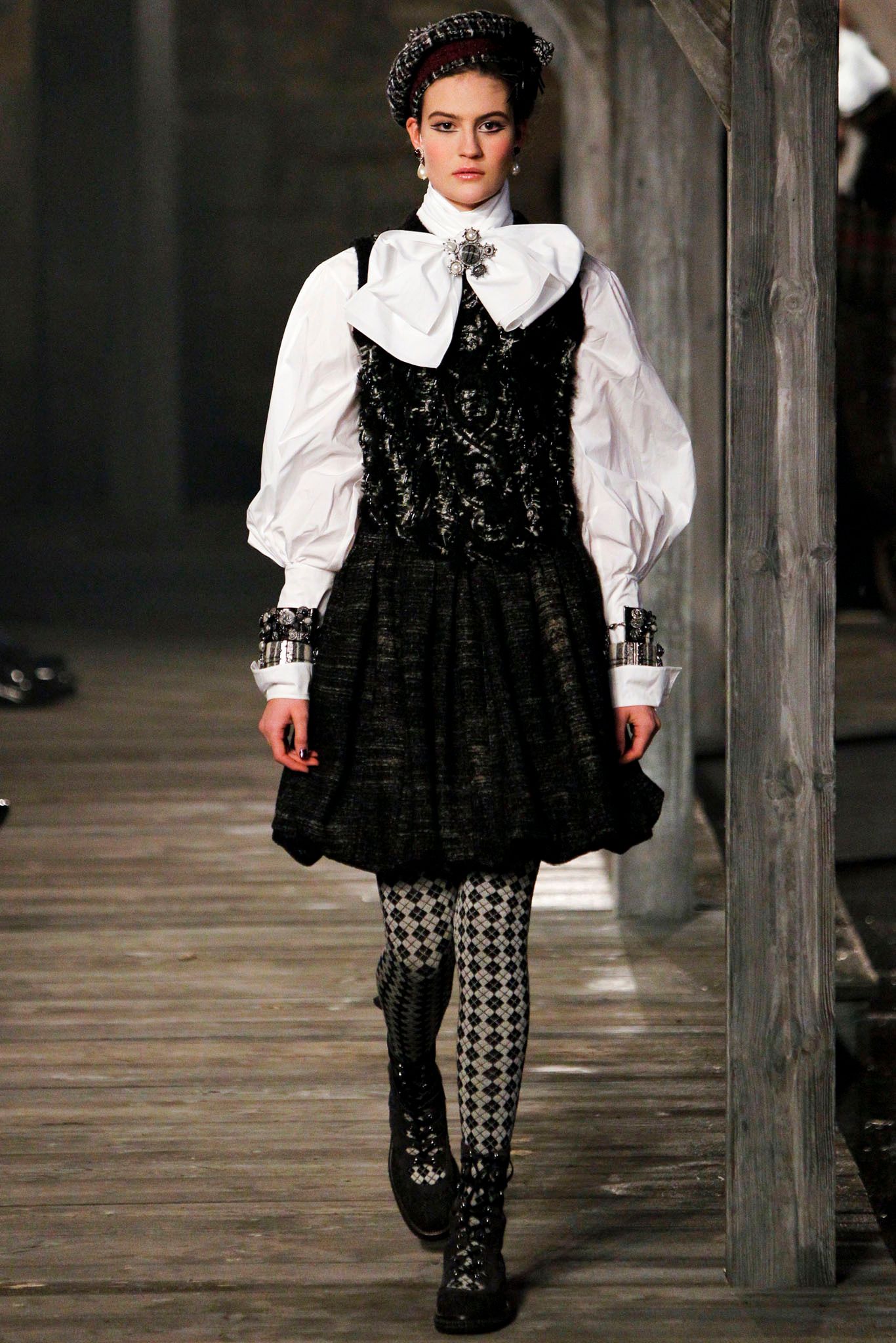 Chanel F/W 13 Look 323