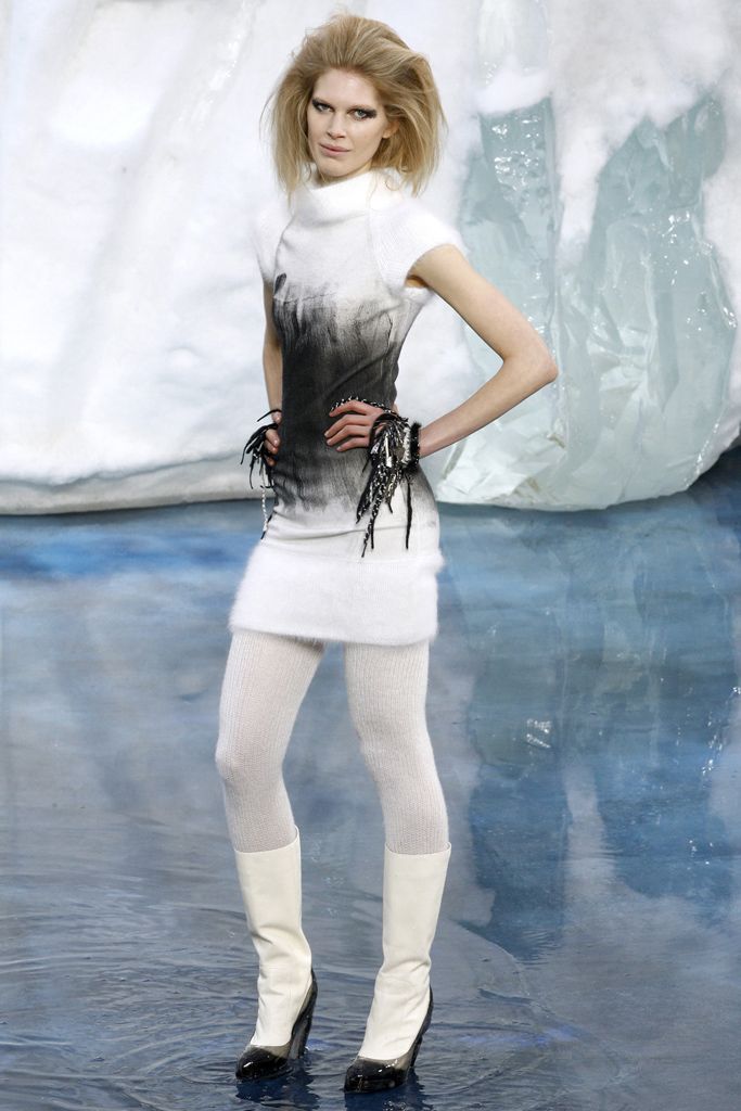 Chanel F/W 10 Look 296
