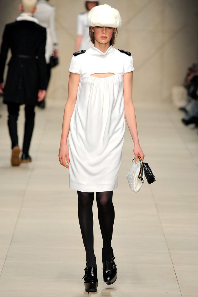 Burberry F/W 11 Look 237
