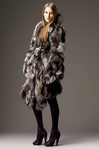 Burberry F/W 08 Look 43