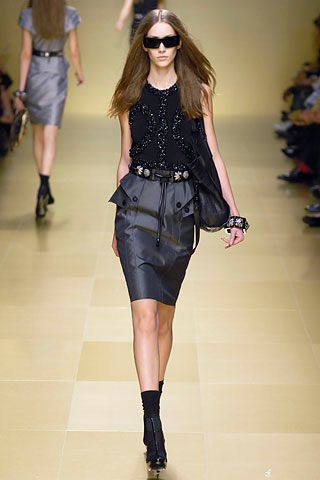 Burberry S/S 08 Look 100