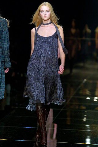 Burberry F/W 05 Look 217