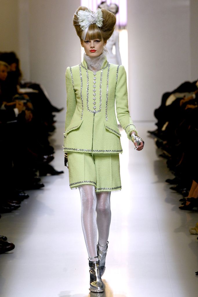 Chanel S/S 10 Couture Look 86