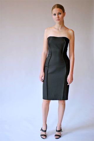 black strapless fitted midi-dress