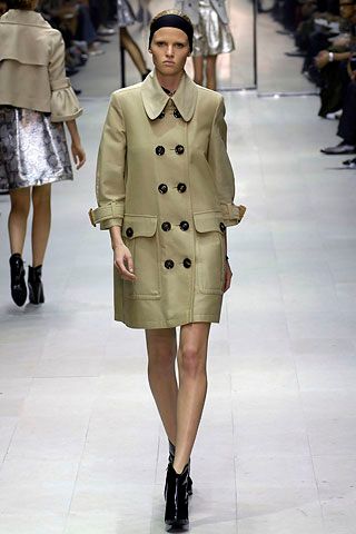 beige double-breasted trench coat