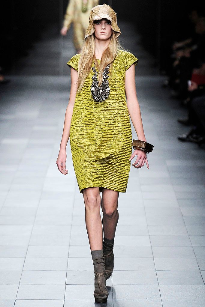 Burberry S/S 09 Look 192