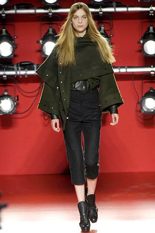 Daks by Giles Deacon F/W 07 Look 21