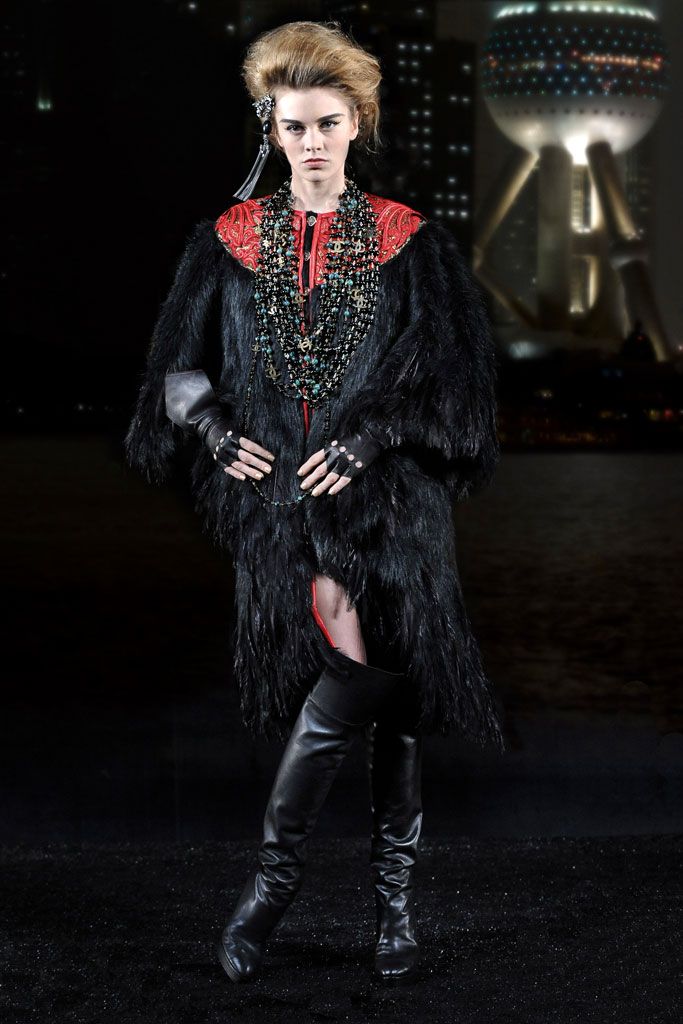 Chanel F/W 10 Look 60