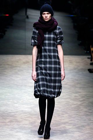 Burberry F/W 06 Look 161