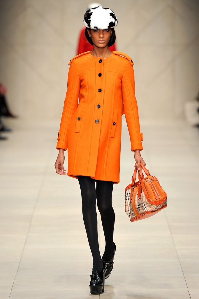 Burberry F/W 11 Look 1