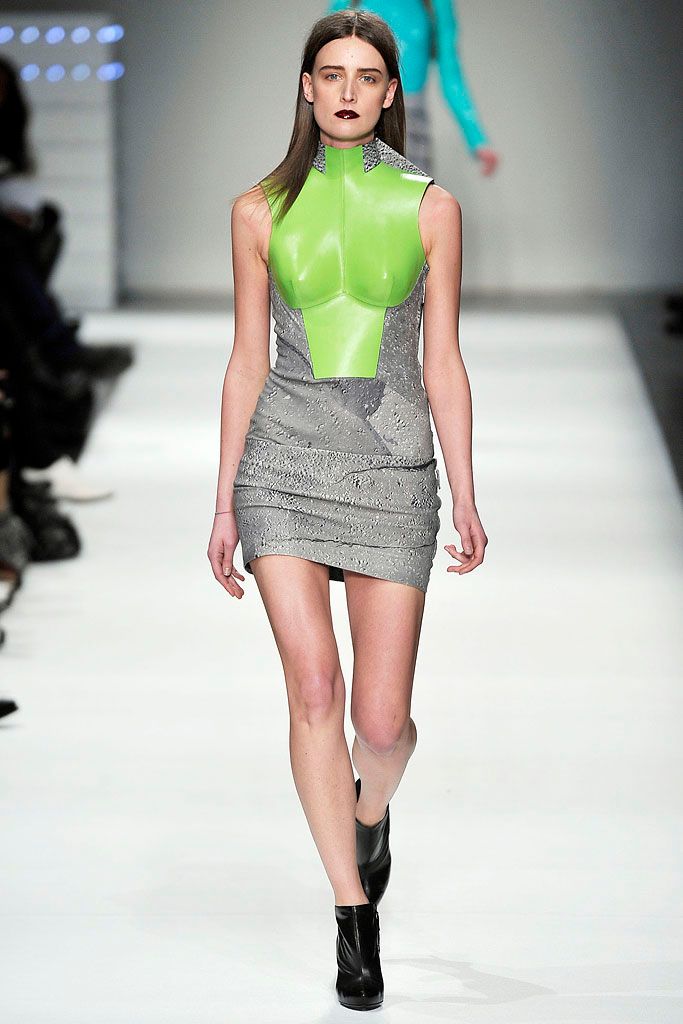Chalayan F/W 09 Look 286