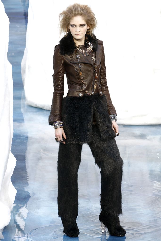 Chanel F/W 10 Look 67