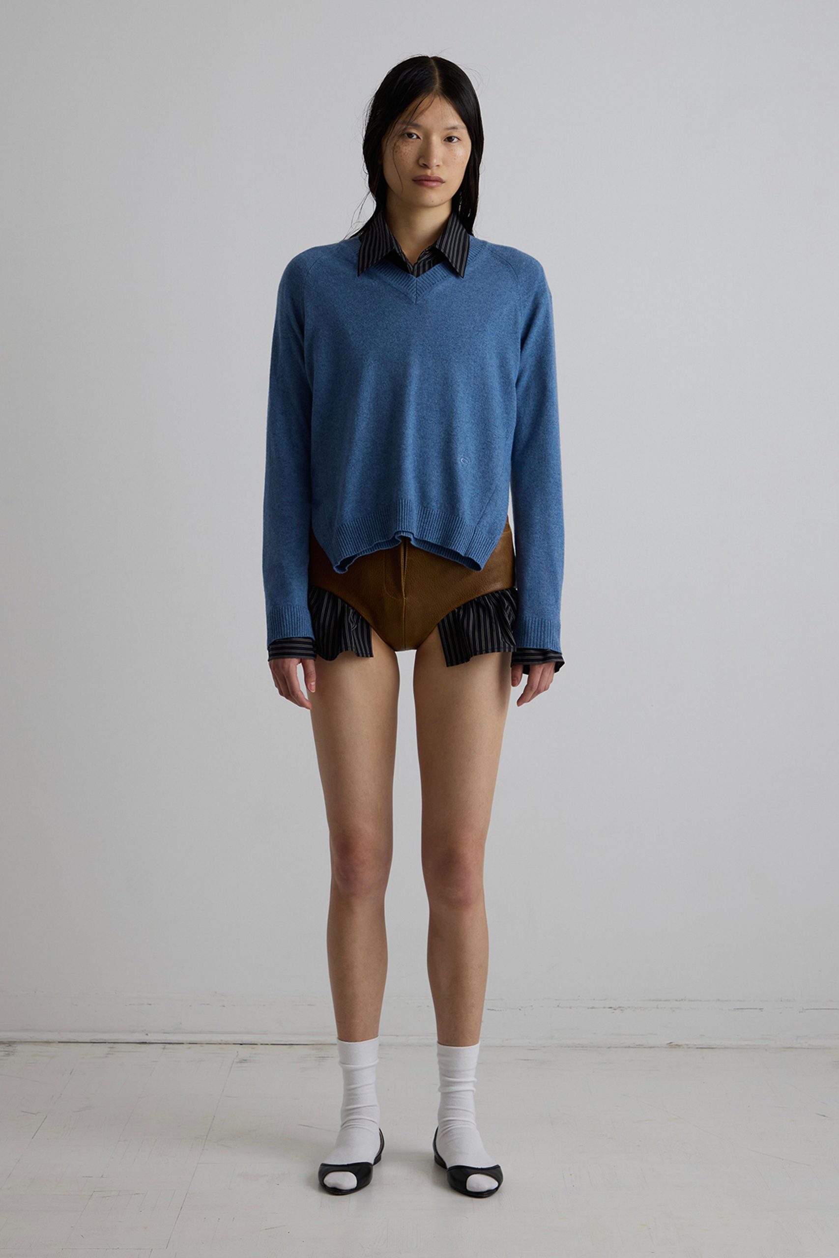 blue cotton long-sleeve v-neck relaxed cropped sweater
