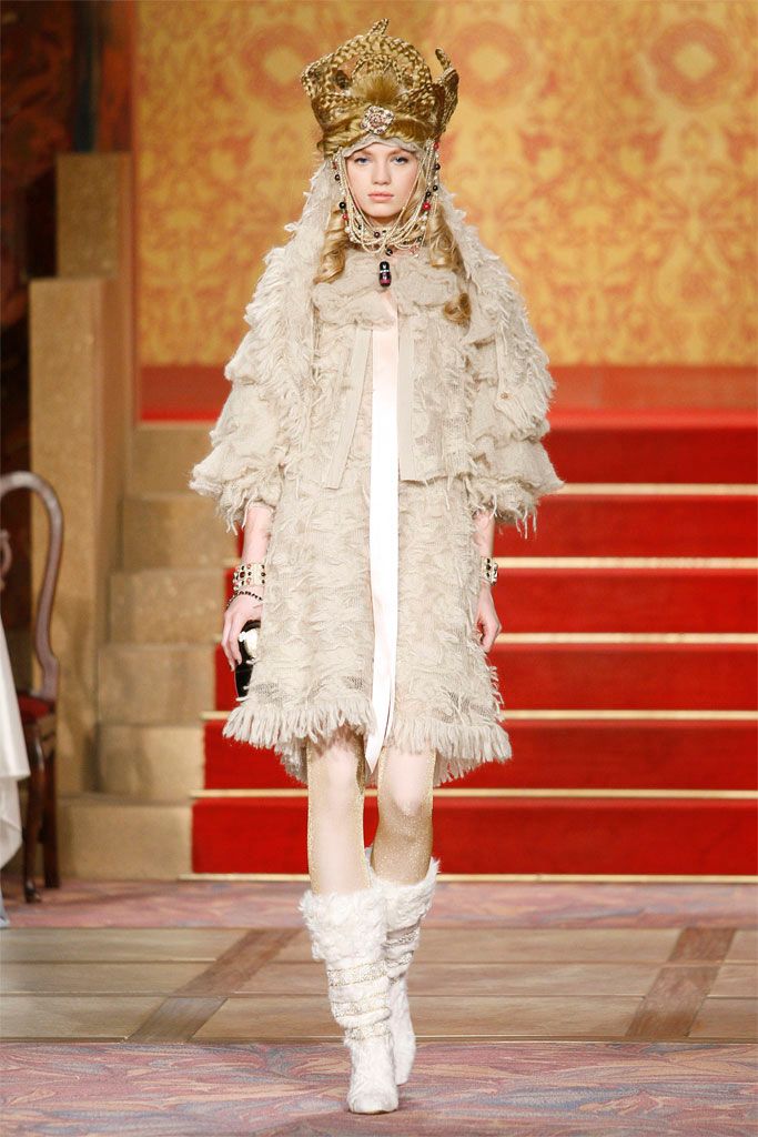 Chanel F/W 09 Look 91