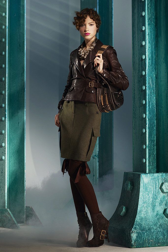 Christian Dior F/W 10 Look 22