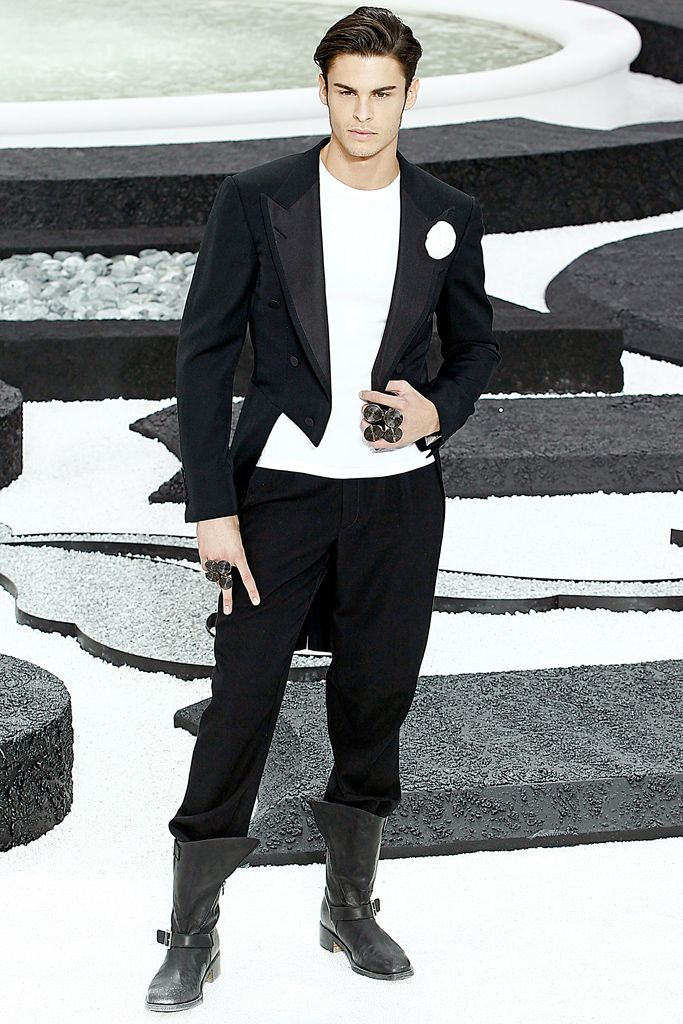 Chanel S/S 11 Look 472