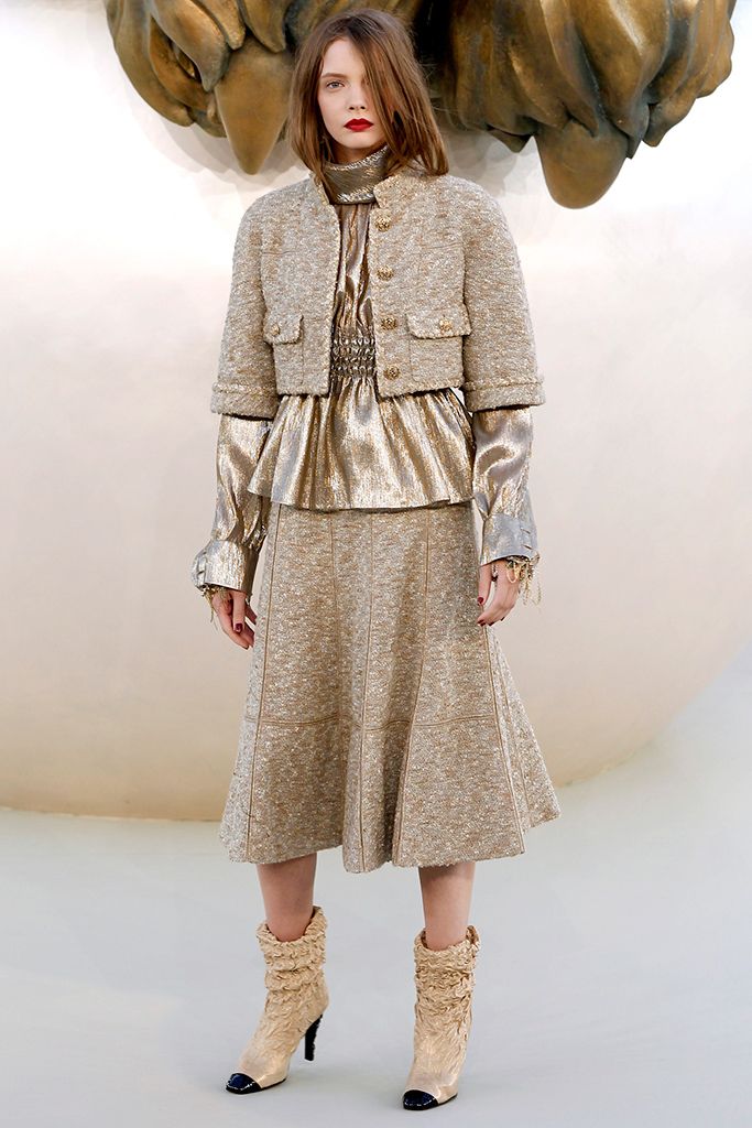 Chanel F/W 10 Couture Look 43