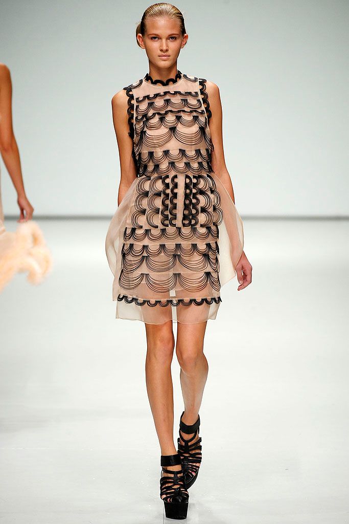 Christopher Kane S/S 09 Look 220