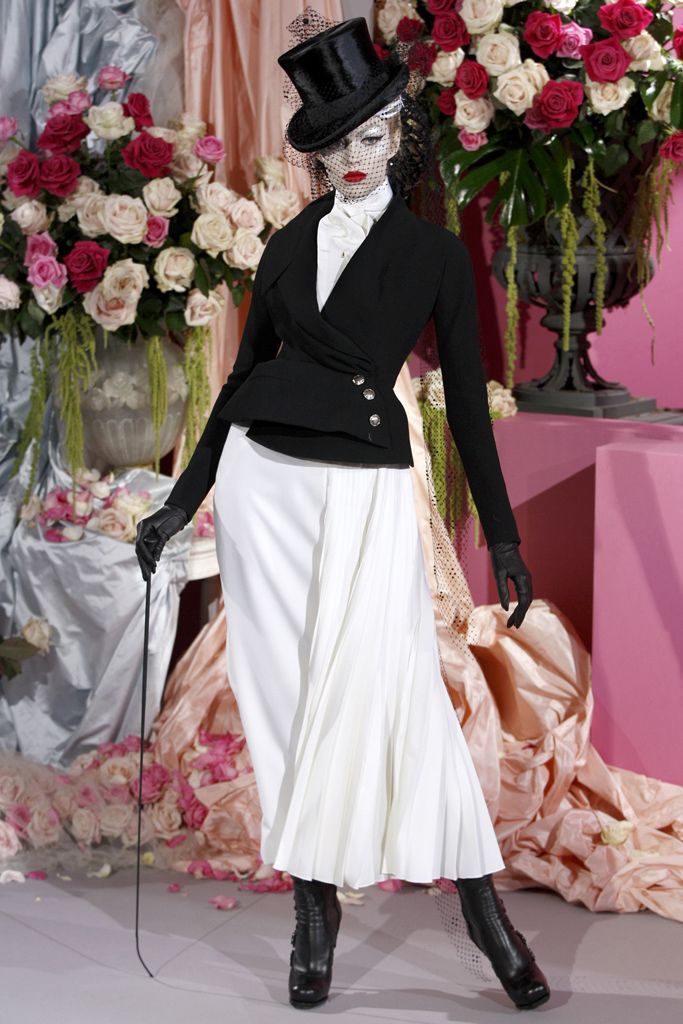 Christian Dior S/S 10 Couture Look 13