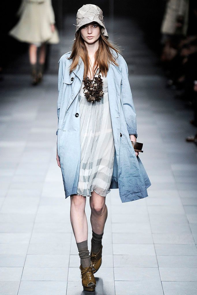 Burberry S/S 09 Look 69