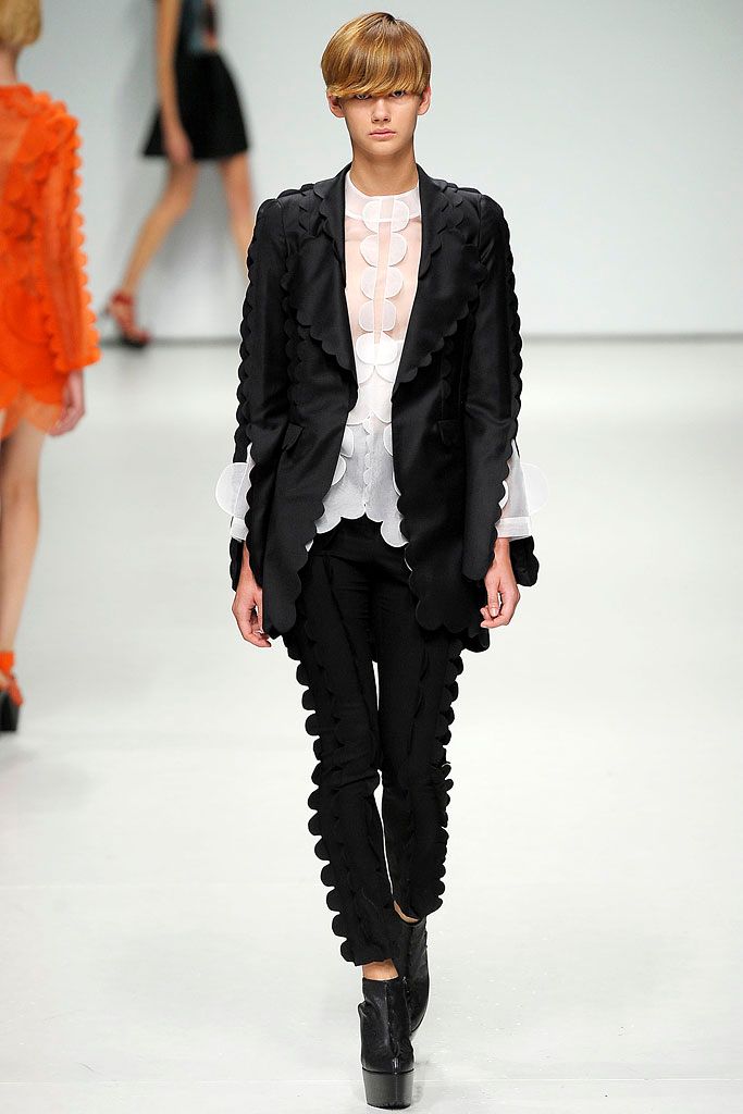 Christopher Kane S/S 09 Look 104