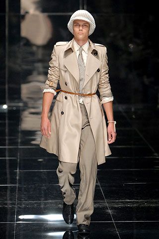 Burberry S/S 07 Menswear Look 1