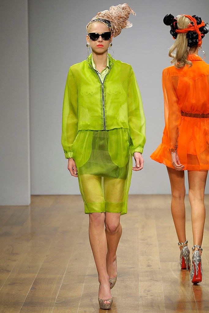 Danielle Scutt S/S 09 Look 37