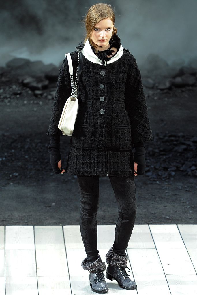 Chanel F/W 11 Look 73