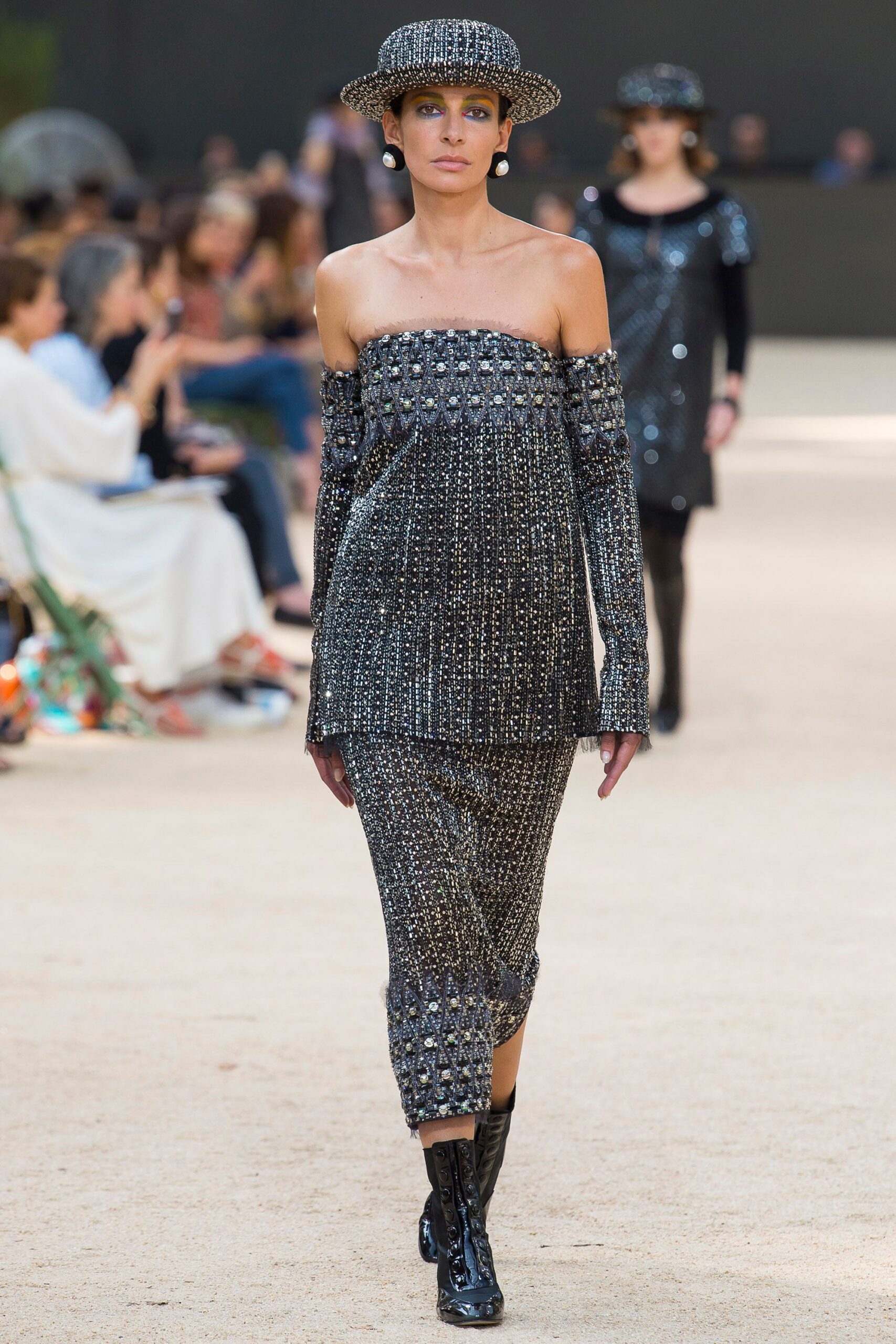 Chanel F/W 17 Couture Look 494
