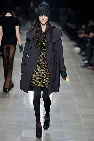 Burberry F/W 08 Look 54