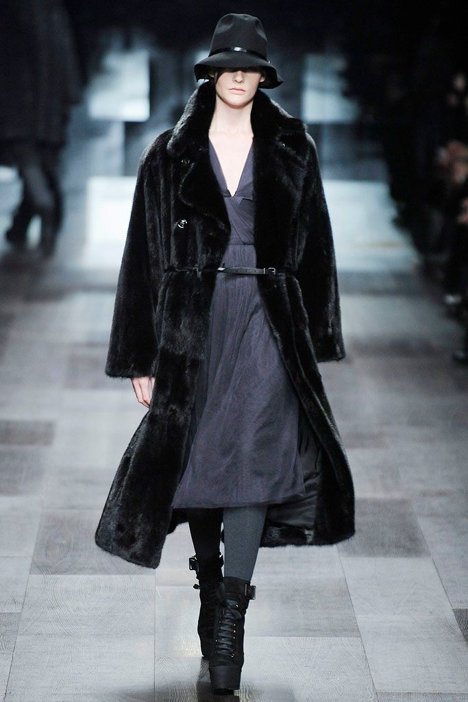 Burberry F/W 09 Look 88