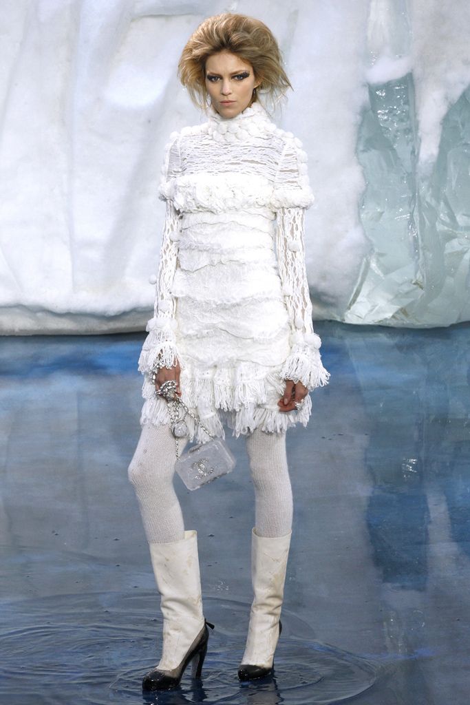 Chanel F/W 10 Look 445
